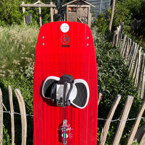 Planche de kitesurf SLINGSHOT ASYLUM 2020 Très Bon Etat 138cm