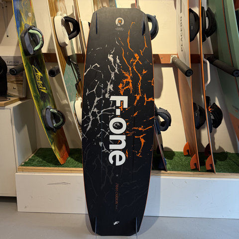 F-One Trax HRD Carbon 137cm 2025 Très Bon État