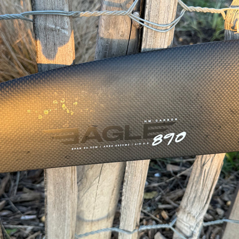 Aile avant F-One Eagle Carbon 890cm2 Très Bon Etat