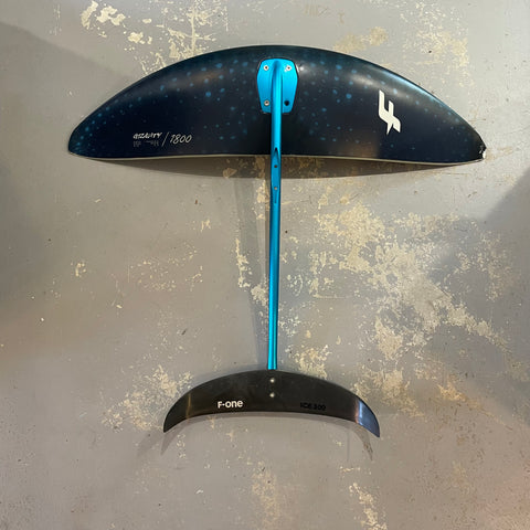 Avion F-One Gravity 1800cm2 2023 Etat Correct