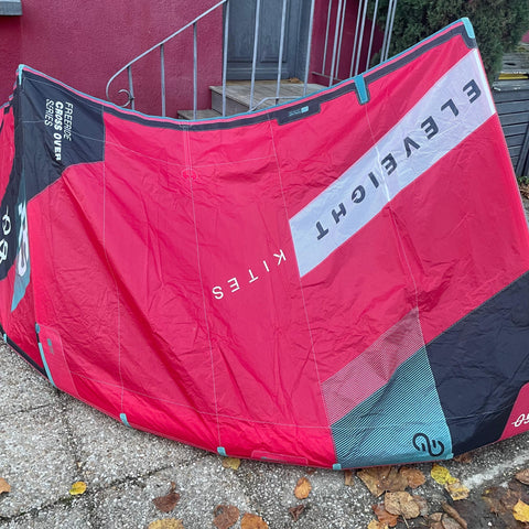 Eleveight RS V8 9m2 Très Bon Etat