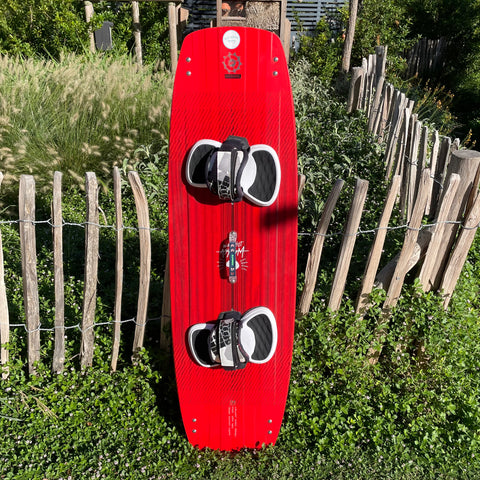 Planche de kitesurf SLINGSHOT ASYLUM 2020 Très Bon Etat 138cm