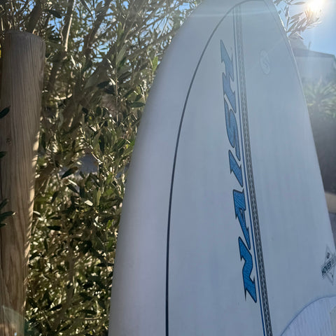 Naish Hover Carbon Ultra 140L Bon Etat