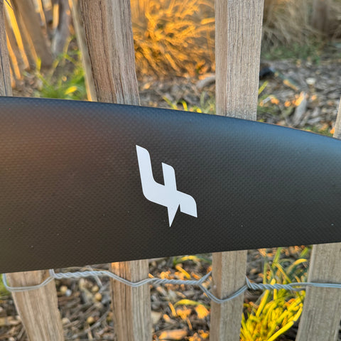 Aile avant F-One Eagle Carbon 1190cm2 Très Bon Etat