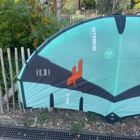 F-One Strike V4 2,5m2 2024 Très Bon Etat