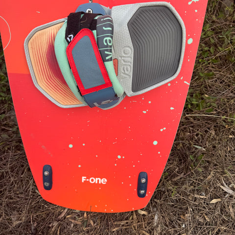 F-One One 140cm 2025 Très Bon Etat - Complète