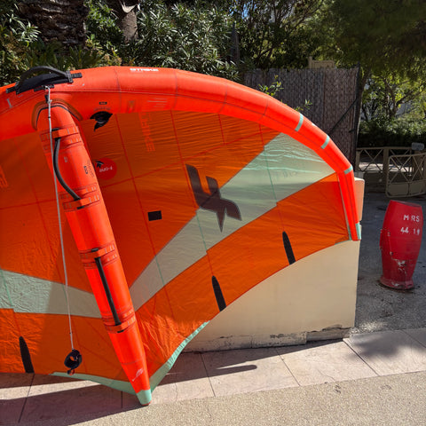 F-One Strike V4 4.5m2 2024 Très Bon État