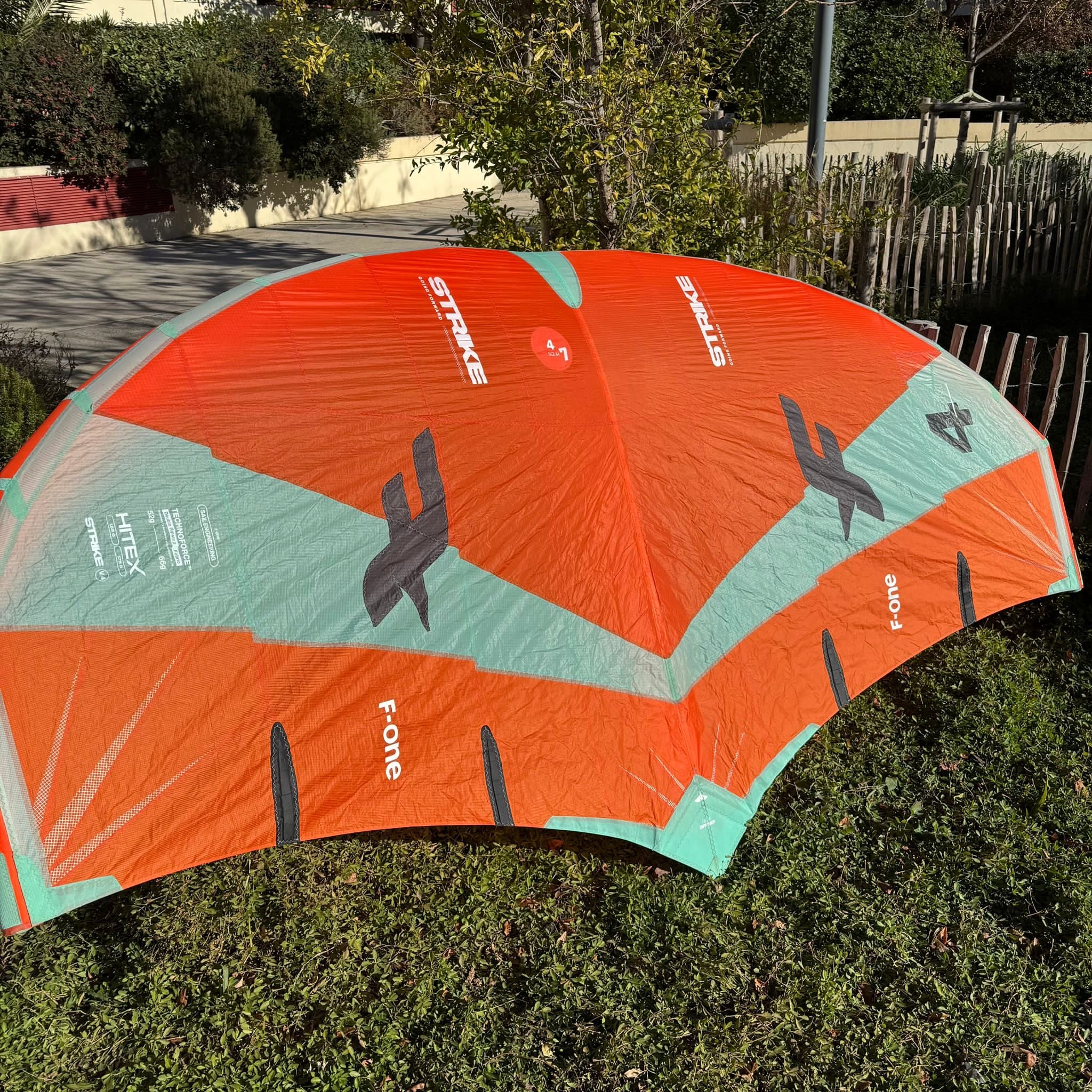 F-One Strike V4 4m2 2024 Comme Neuf – The Ridery Kitesurf & Wing