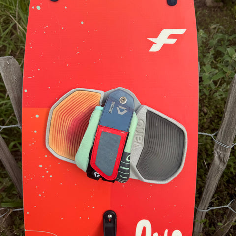 F-One One 140cm 2025 Très Bon Etat - Complète