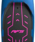 Planche wingfoil Blackbird Mid Length Carbon Electric Blue, vue studio