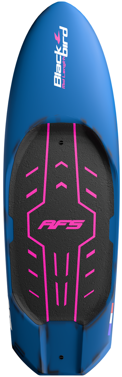 Planche wingfoil Blackbird Mid Length Carbon Electric Blue, vue studio