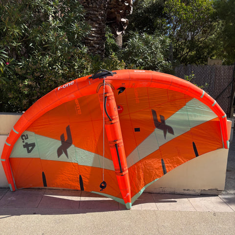 F-One Strike V4 4.5m2 2024 Très Bon État