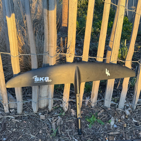 Aile Avant F-One SK8 V2 850cm2 Très Bon Etat