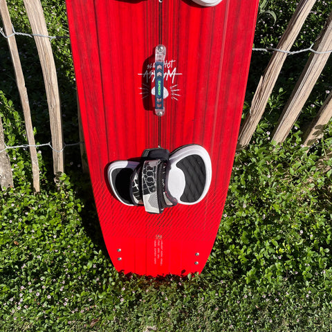 Planche de kitesurf SLINGSHOT ASYLUM 2020 Très Bon Etat 138cm