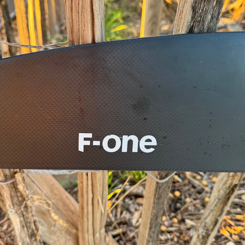 Aile avant F-One Eagle Carbon 1190cm2 Très Bon Etat