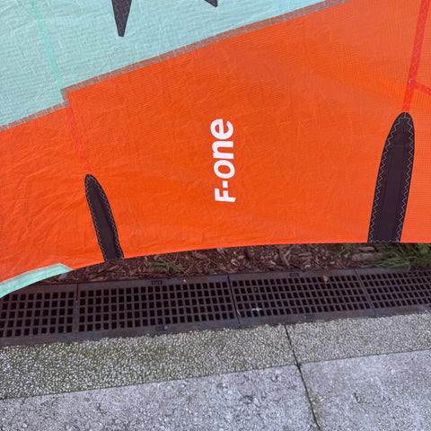 F-One Strike V4 4.5m2 2024 Très Bon État