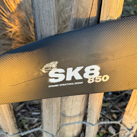 Aile Avant F-One SK8 V2 850cm2 Très Bon Etat