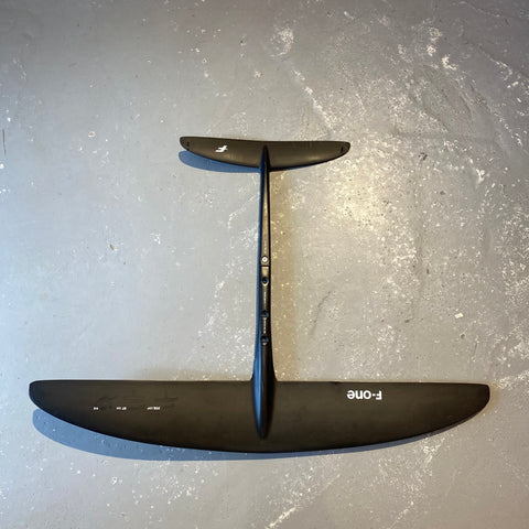 F-One SK8 V1 950cm2 2025 Très Bon état Réparé