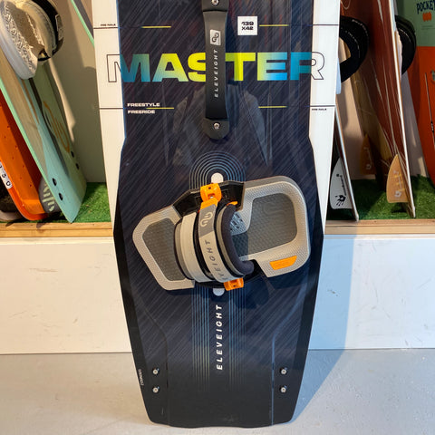 Eleveight Master V9 Très Bon Etat