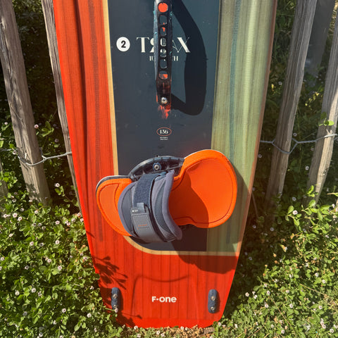 F-One Trax HRD LITE 137cm Très bon état