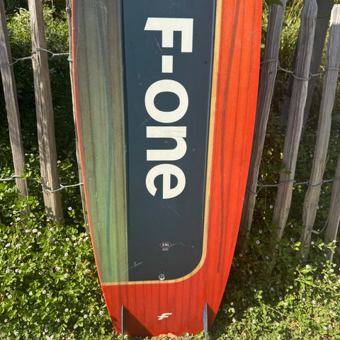 F-One Trax HRD LITE 137cm Très bon état