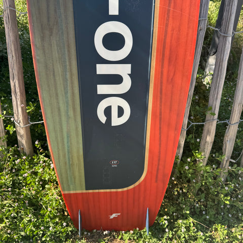 F-One Trax HRD LITE 136cm Très bon état