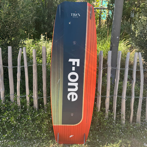 F-One Trax HRD LITE 139cm Très bon état