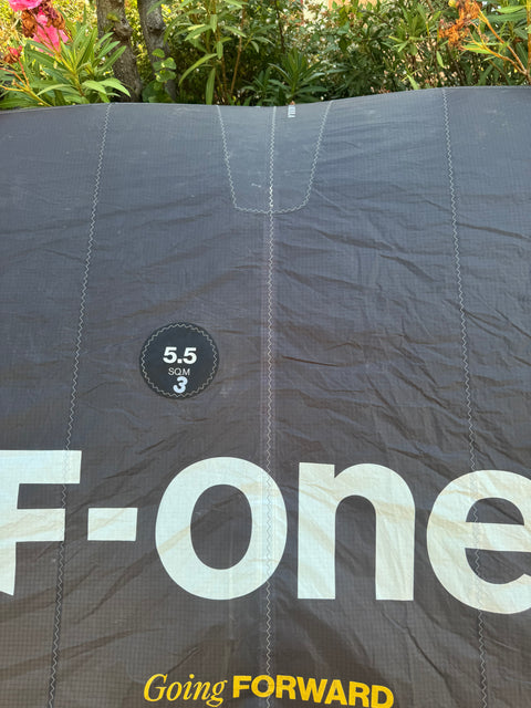 F-One Strike V5 Aluula 5.5m2 Onix Comme Neuf