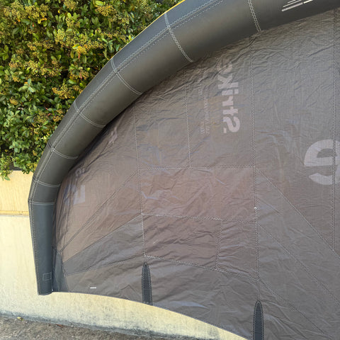 F-One Strike V5 Aluula 5.5m2 Onix Comme Neuf