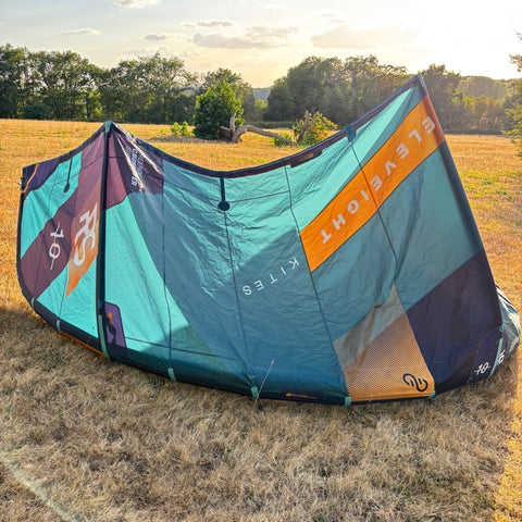 Eleveight RS V8 10m2 bon état