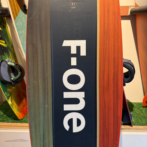 F-One Trax HRD 137cm 2024 Bon État