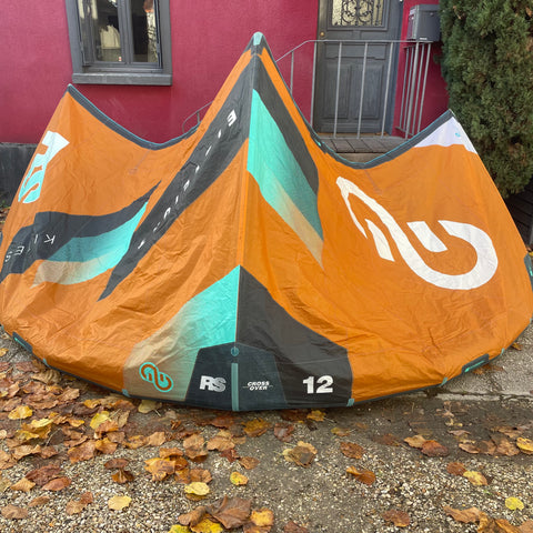 Eleveight RS V8 12m2 Tres Bon Etat