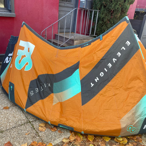 Eleveight RS V8 12m2 Tres Bon Etat