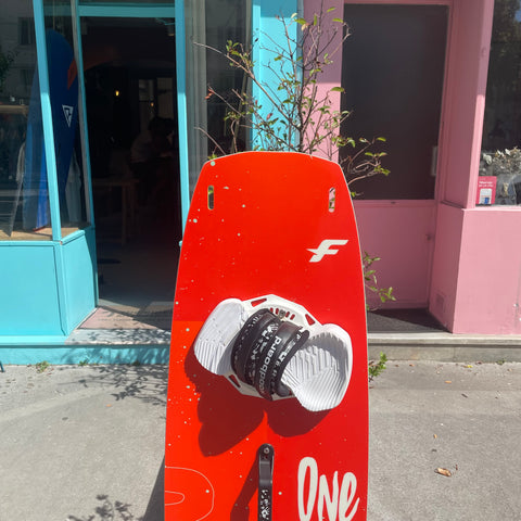 F-One One 140cm 2025 Comme Neuf - Complète